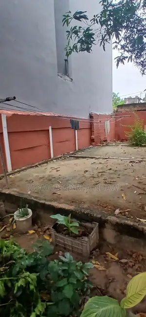 4chbre Maison de ville/terrasse dans Maison 300M2, Thiès Nord à Vendre