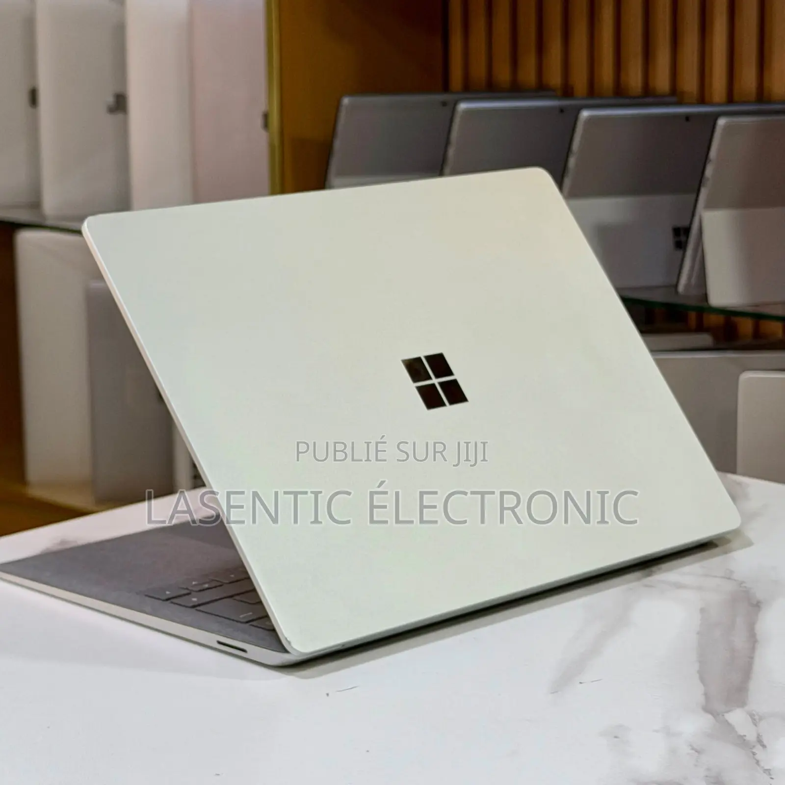 Nouveau Microsoft Surface Laptop 3 8GB Intel Core i5 SSD 256GB
