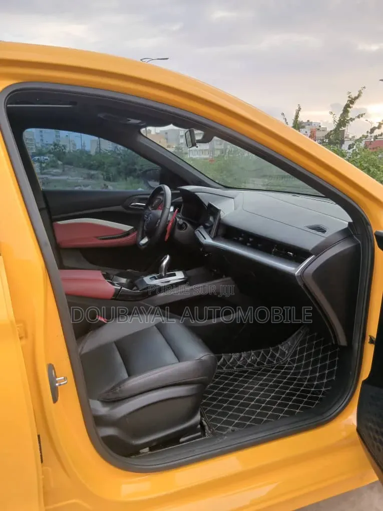 MG MGC 2021 Jaune