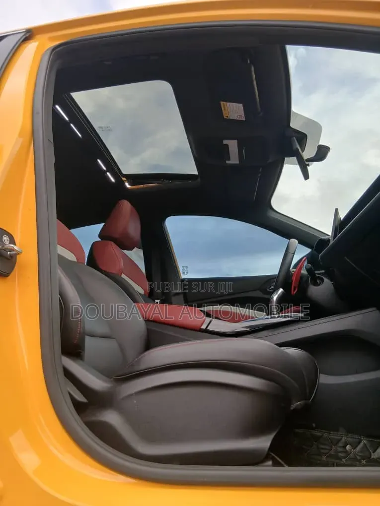 MG MGC 2021 Jaune