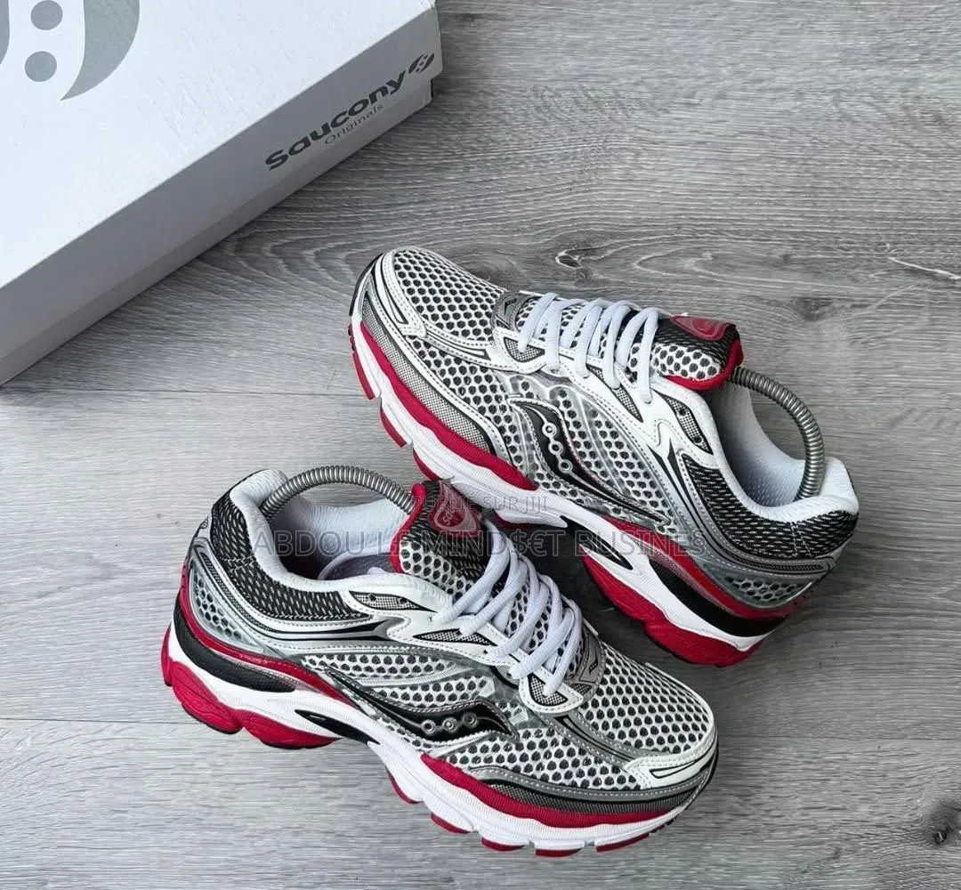 Saucony Omni 9 Rouge Disponible