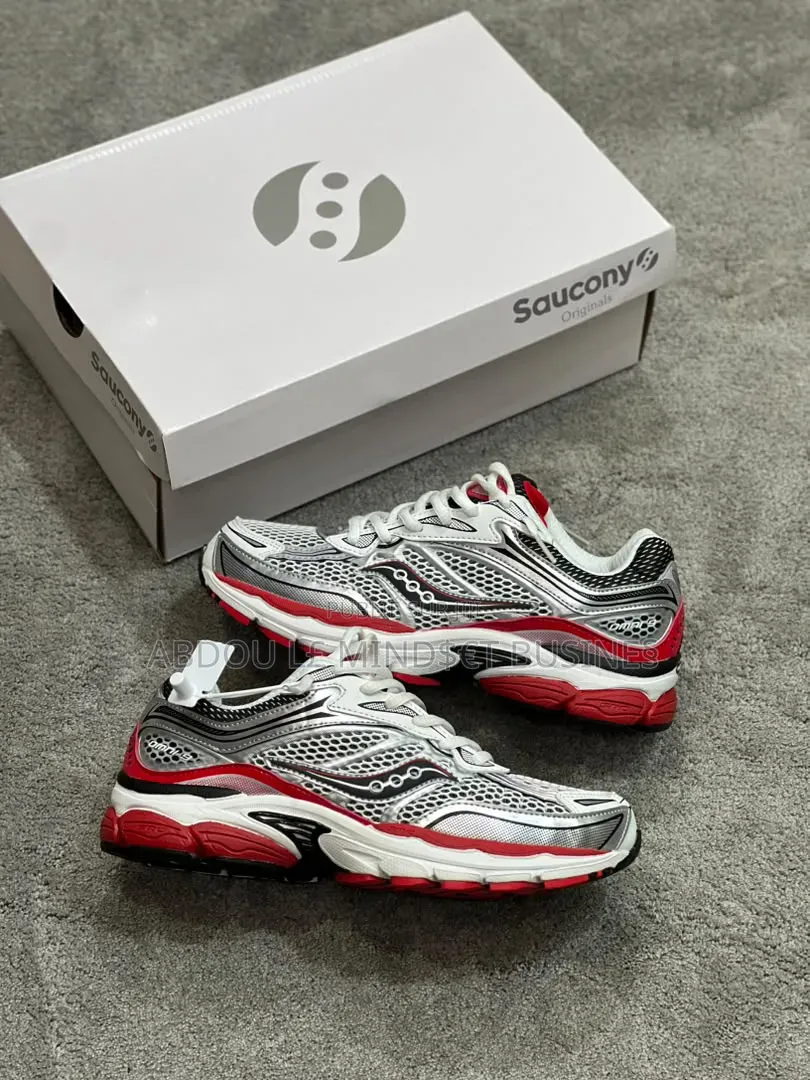 Saucony Omni 9 Rouge Disponible