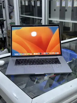 Ordinateur portable Pomme MacBook Pro 2017 16GB Intel Core i7 SSD 256GB