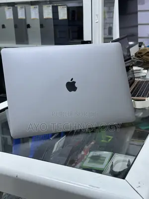 Ordinateur portable Pomme MacBook Pro 2017 16GB Intel Core i7 SSD 256GB