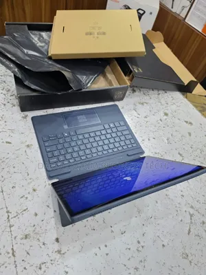 Nouveau Dell Latitude 7350 Detachable 16GB Intel Core Ultra 7 SSD 512GB