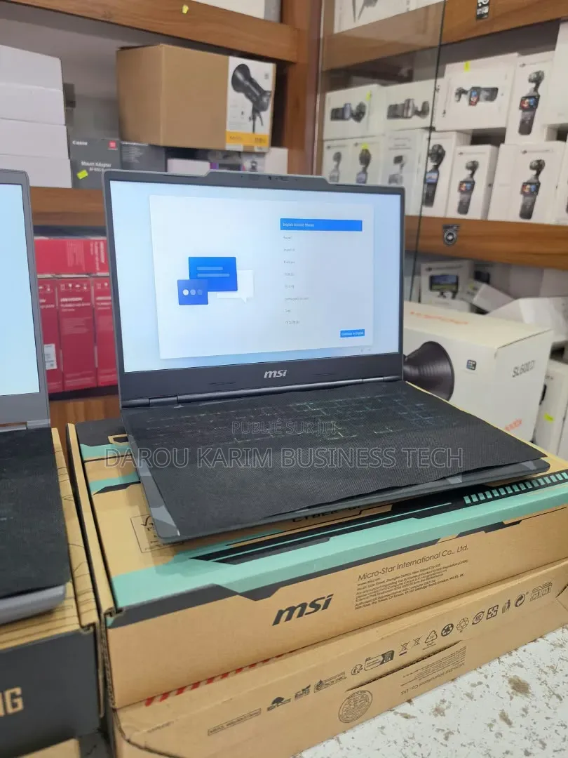 Nouveau Ordinateur portable MSI Cyborg 15 16GB AMD Ryzen 7 SSD 512GB
