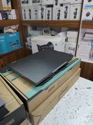 Nouveau Ordinateur portable MSI Cyborg 15 16GB AMD Ryzen 7 SSD 512GB