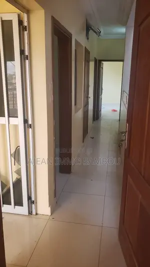 3chbre Appartement dans Yoff à Louer