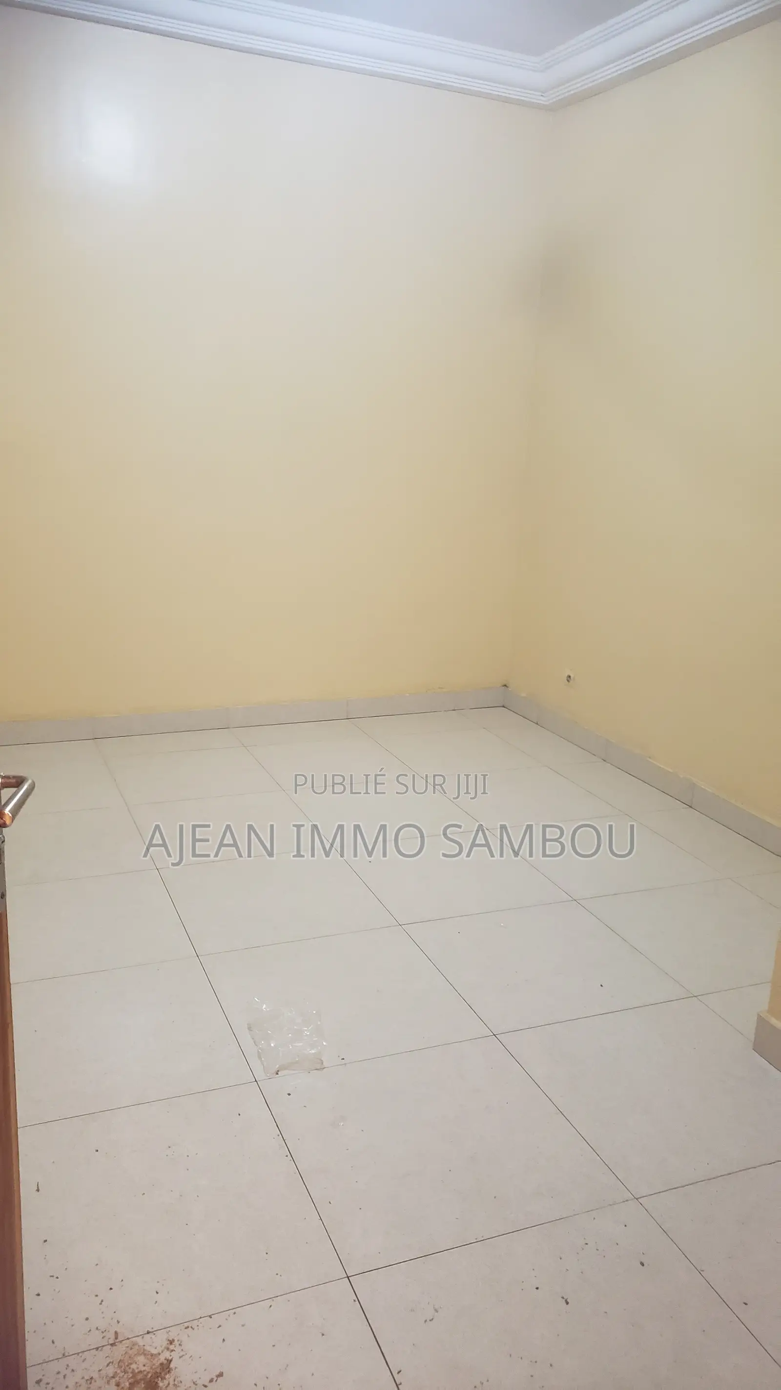3chbre Appartement dans Yoff à Louer