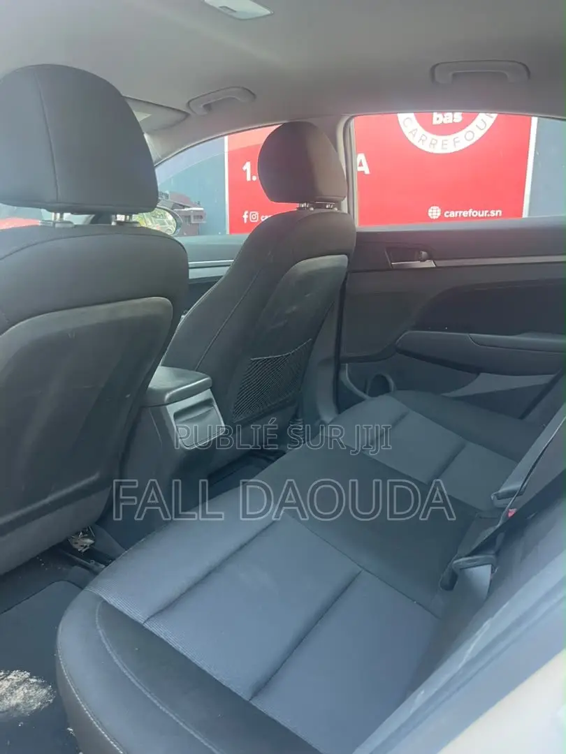 Hyundai Elantra 2017 Gris