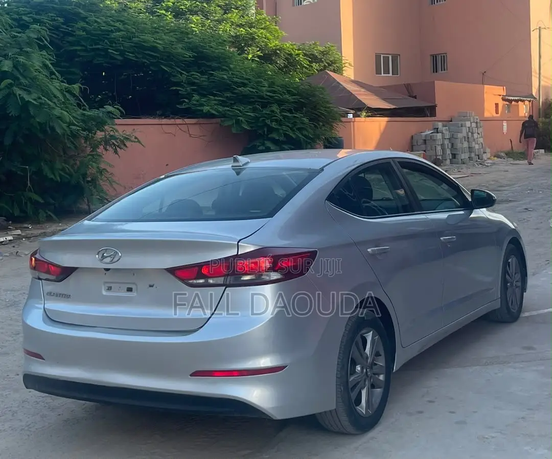 Hyundai Elantra 2017 Gris
