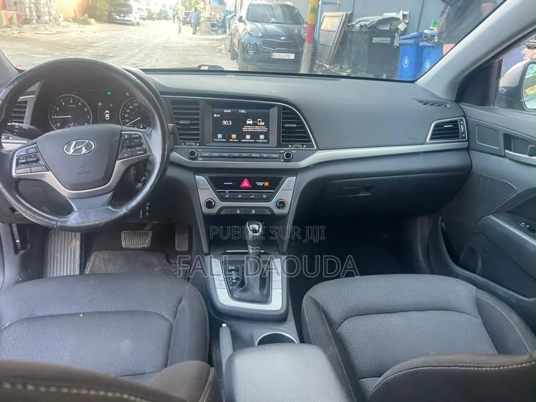 Hyundai Elantra 2017 Gris