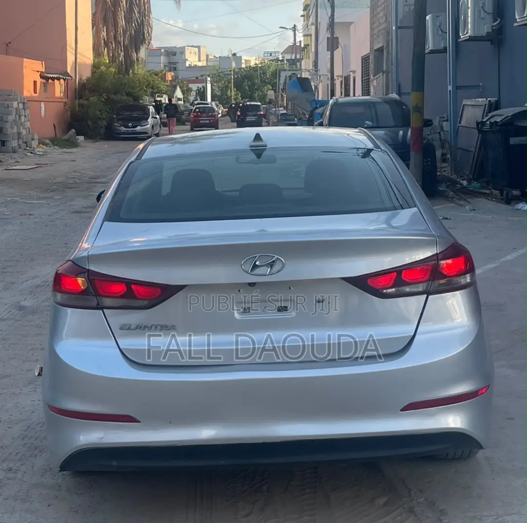 Hyundai Elantra 2017 Gris