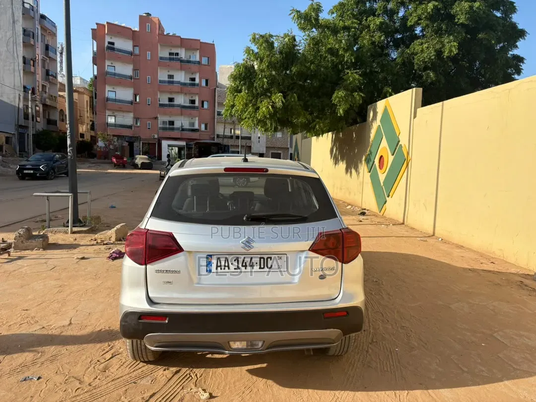 Suzuki Vitara 2022 Gris