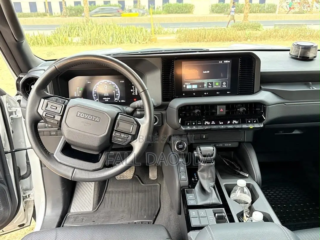 Toyota Land Cruiser Prado 2024 Blanc