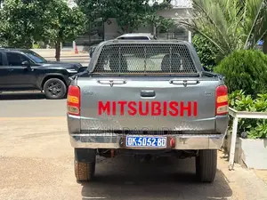 Mitsubishi L200 2017 Gris