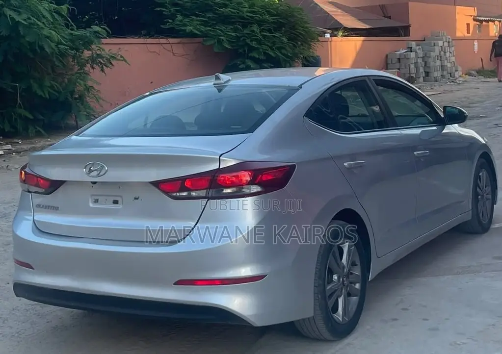Hyundai Elantra 2017 Gris