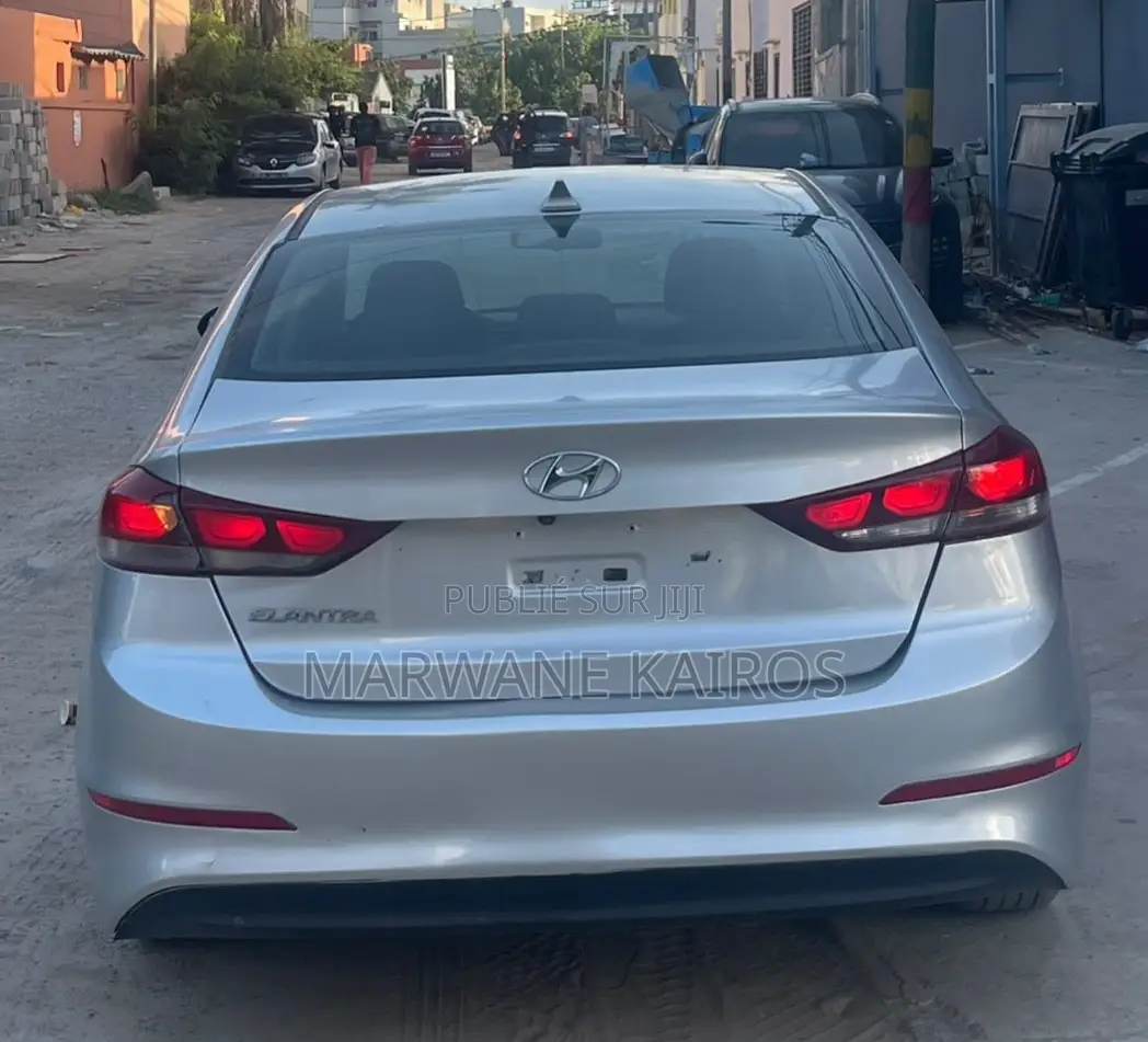 Hyundai Elantra 2017 Gris