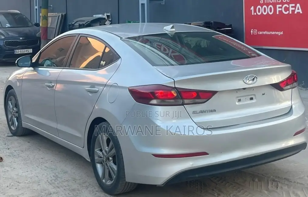 Hyundai Elantra 2017 Gris