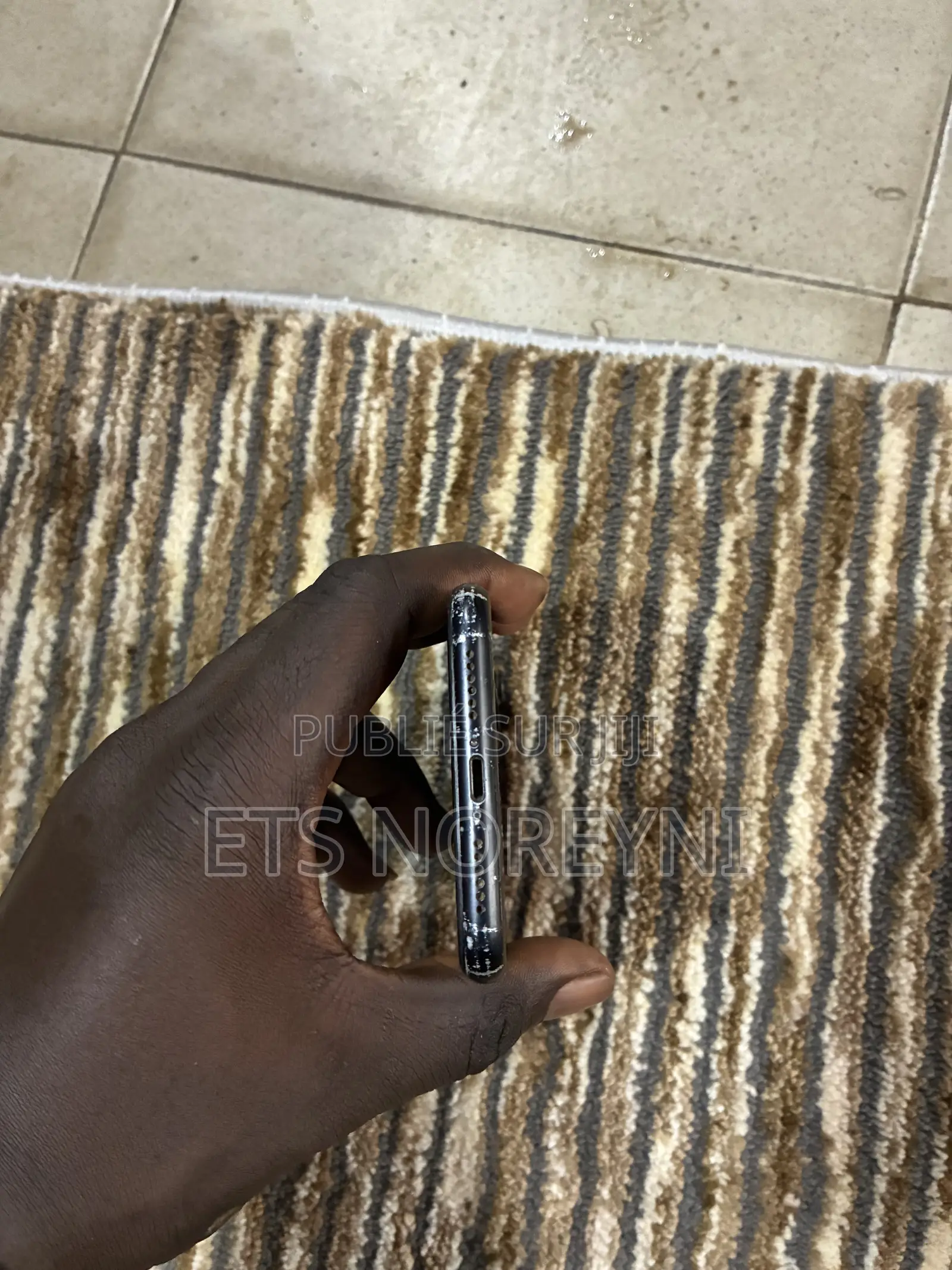 Apple iPhone XR 64 GB Noir