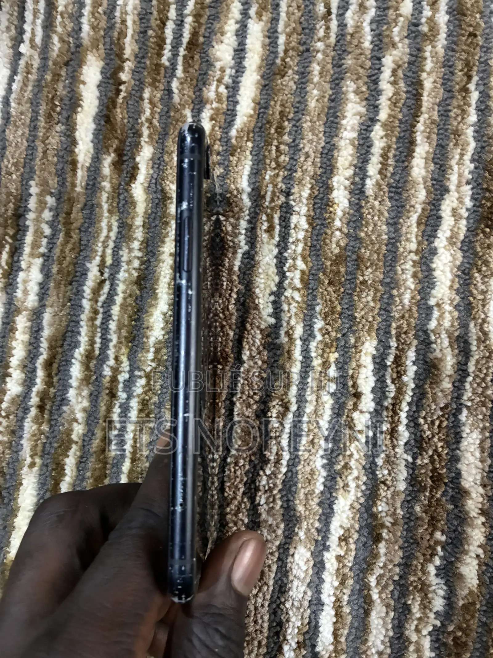 Apple iPhone XR 64 GB Noir