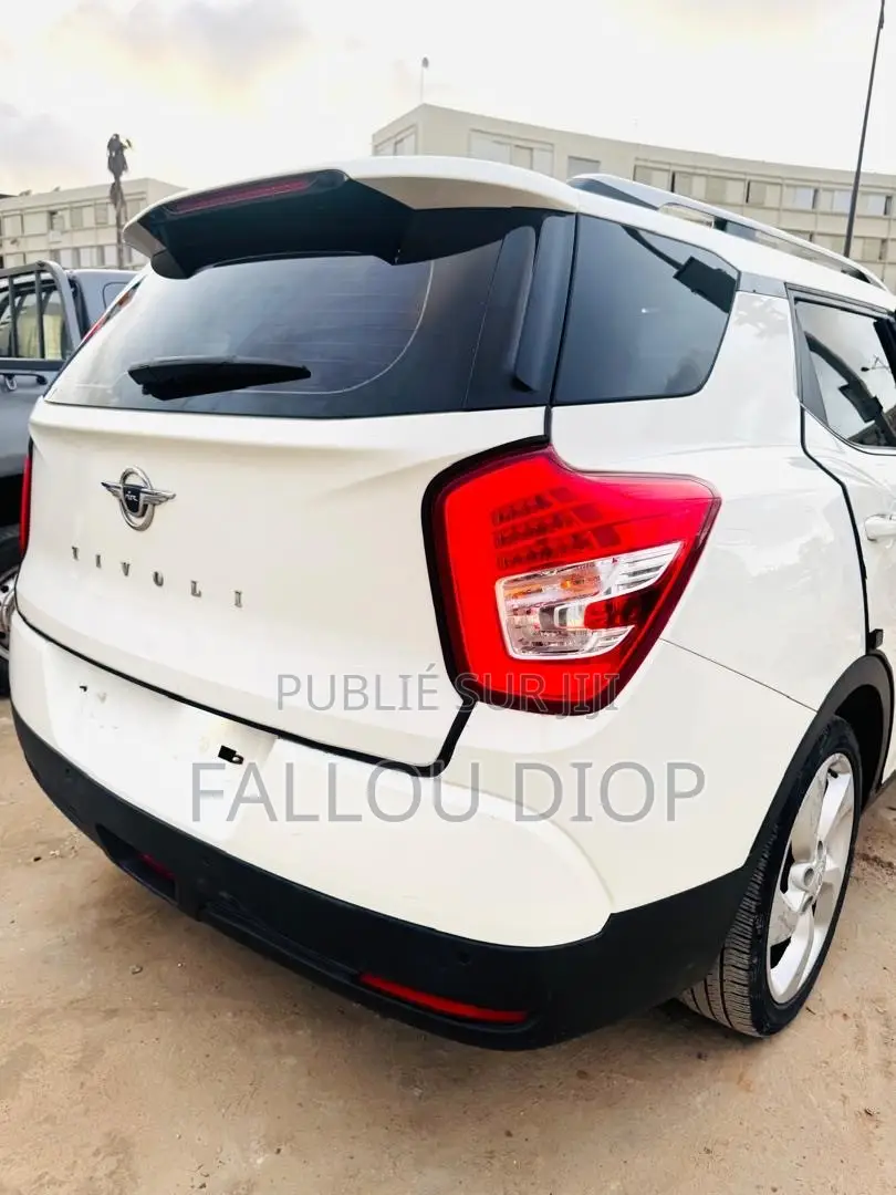 SsangYong Tivoli 2016 Blanc