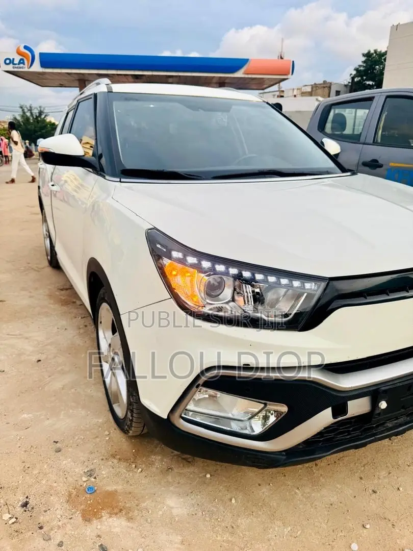 SsangYong Tivoli 2016 Blanc