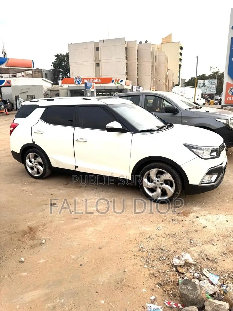 SsangYong Tivoli 2016 Blanc
