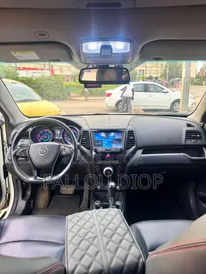 SsangYong Tivoli 2016 Blanc