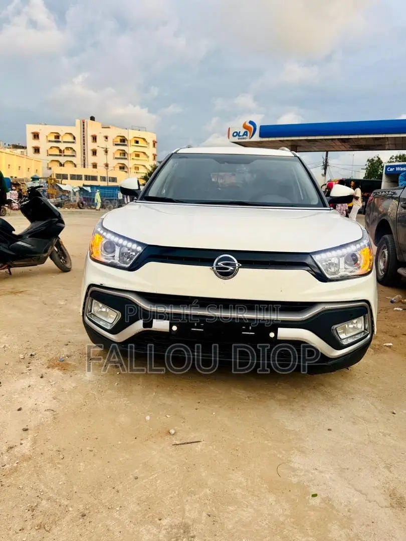 SsangYong Tivoli 2016 Blanc