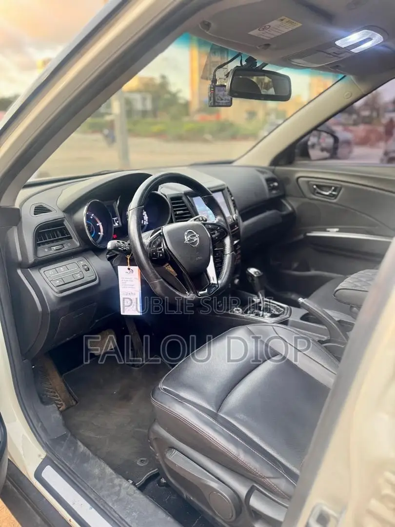 SsangYong Tivoli 2016 Blanc