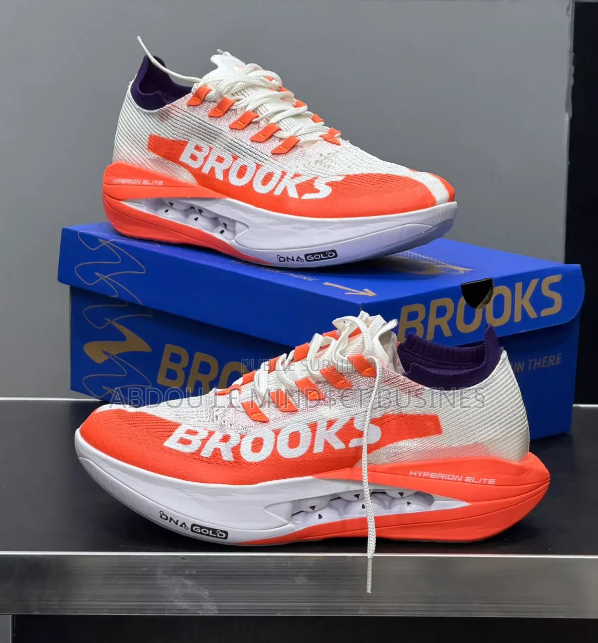 Brooks Orange-Blanc Disponible