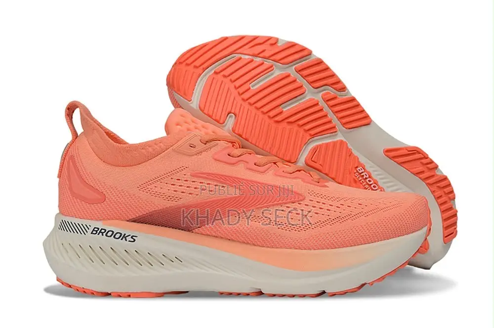 BROOKS Size: 40 À 45 *