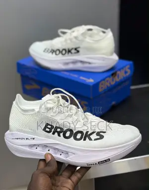 BROOKS Size: 40 À 45 *