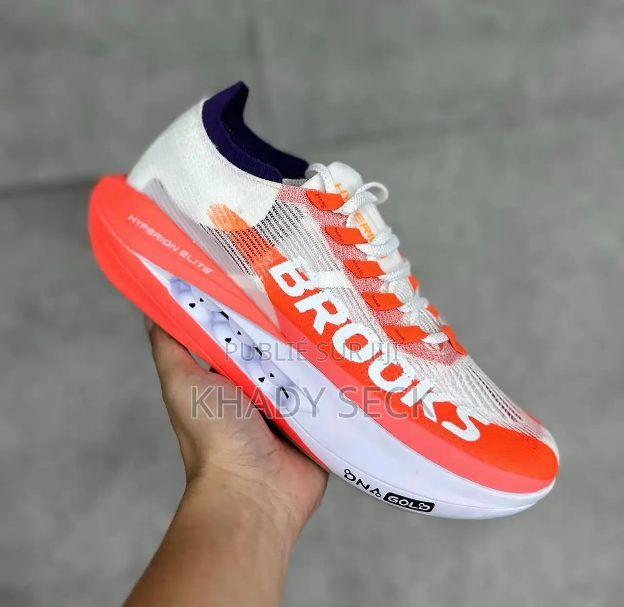 BROOKS Size: 40 À 45 *
