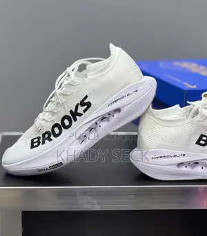 BROOKS Size: 40 À 45 *