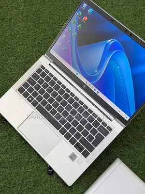 Nouveau HP EliteBook 830 G7 16GB Intel Core i7 SSD 256GB