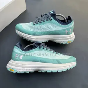 Under Armour Vibram Vert-Blanc Disponible