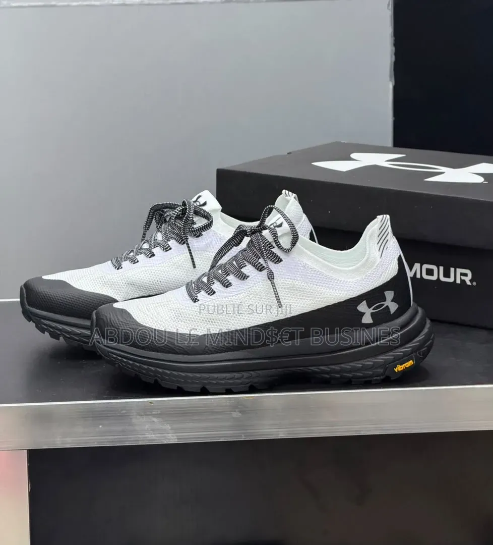 Under Armour Vibram Noir-Blanc Disponible