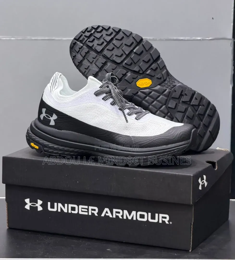 Under Armour Vibram Noir-Blanc Disponible