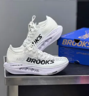 Brooks Blanc Disponible