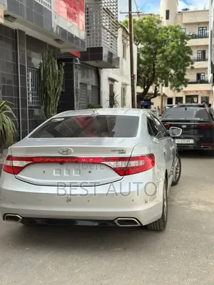 Hyundai Grandeur 2017 Gris
