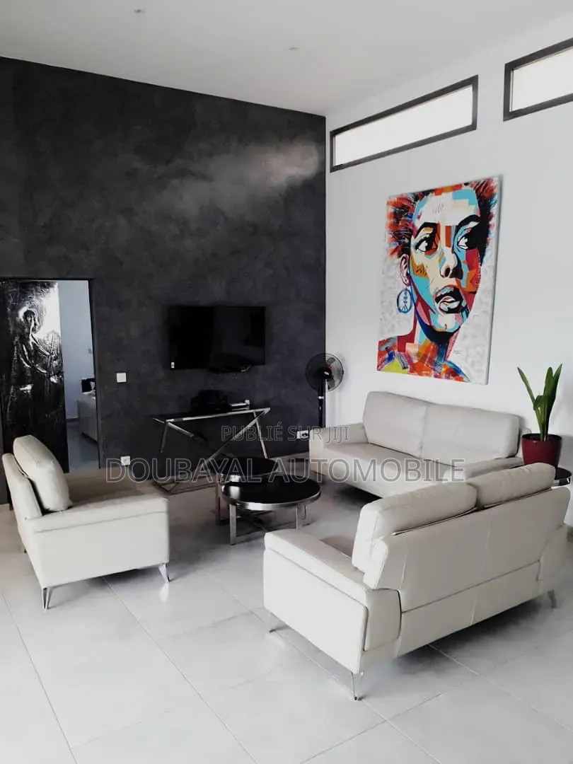 4chbre Villa dans Villa A Vendre, Thiès Sud à Vendre