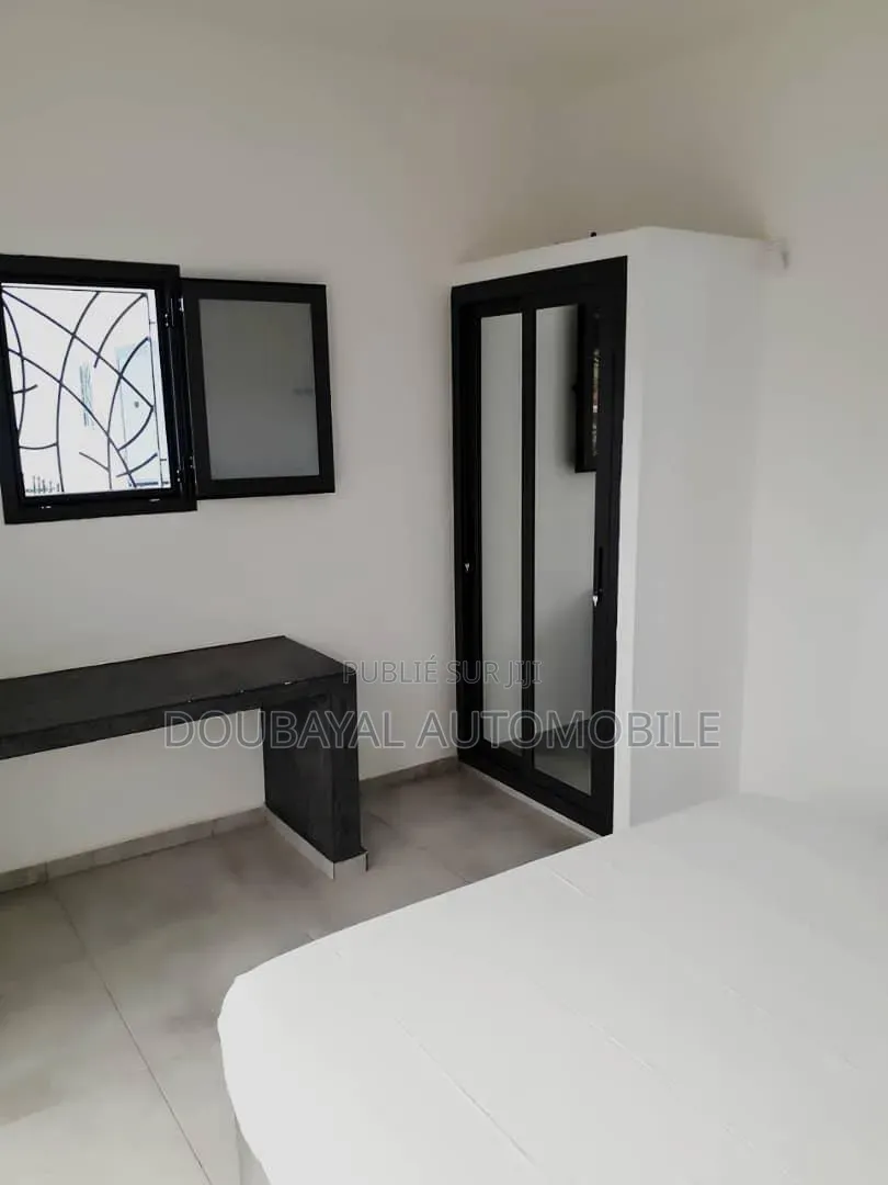 4chbre Villa dans Villa A Vendre, Thiès Sud à Vendre