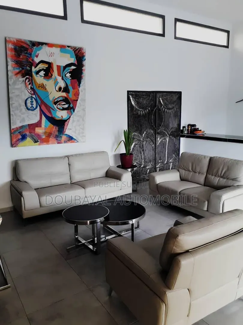 4chbre Villa dans Villa A Vendre, Thiès Sud à Vendre