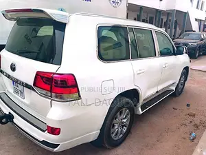 Toyota Land Cruiser Prado 2024 Blanc