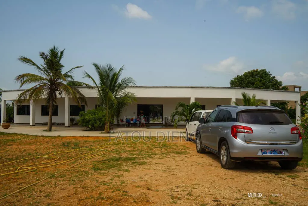 Meublé 4chbre Villa dans Sindia à Vendre