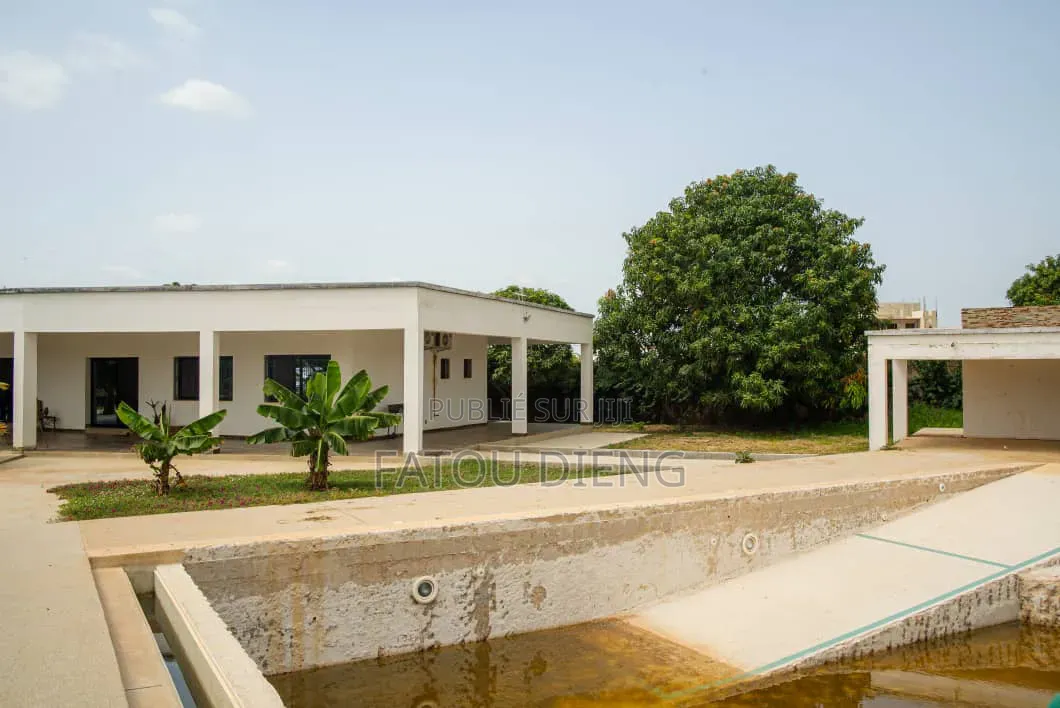 Meublé 4chbre Villa dans Sindia à Vendre
