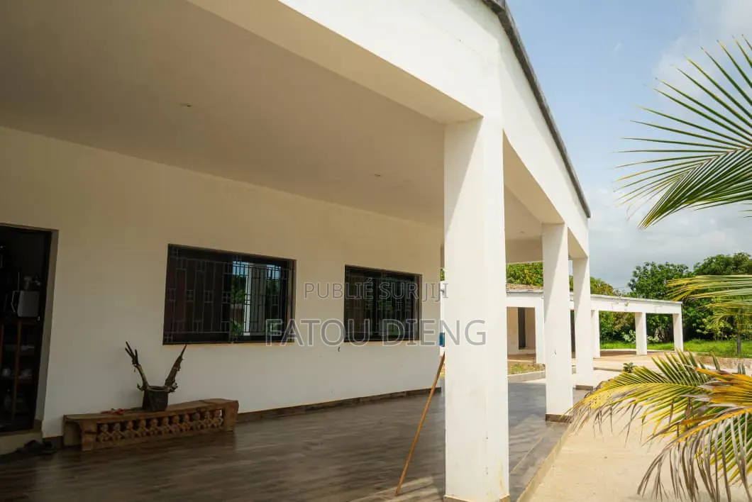 Meublé 4chbre Villa dans Sindia à Vendre
