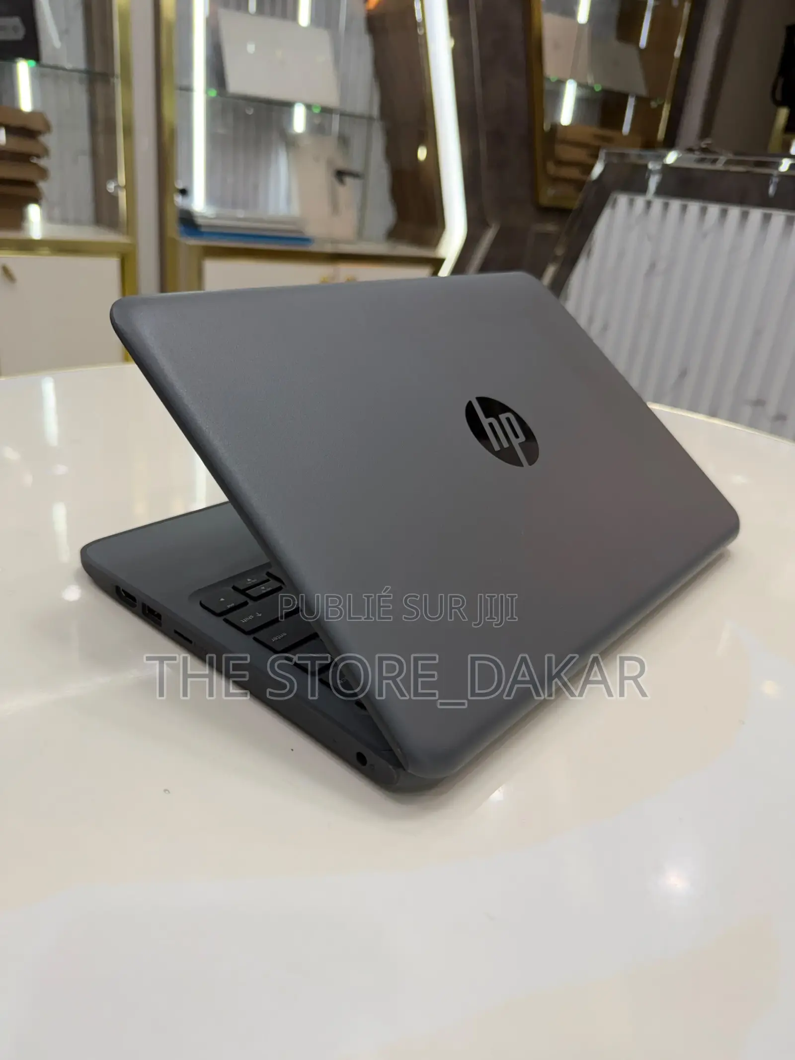 Nouveau Ordinateur portable HP Stream 11 4GB Intel Pentium SSD 72GB